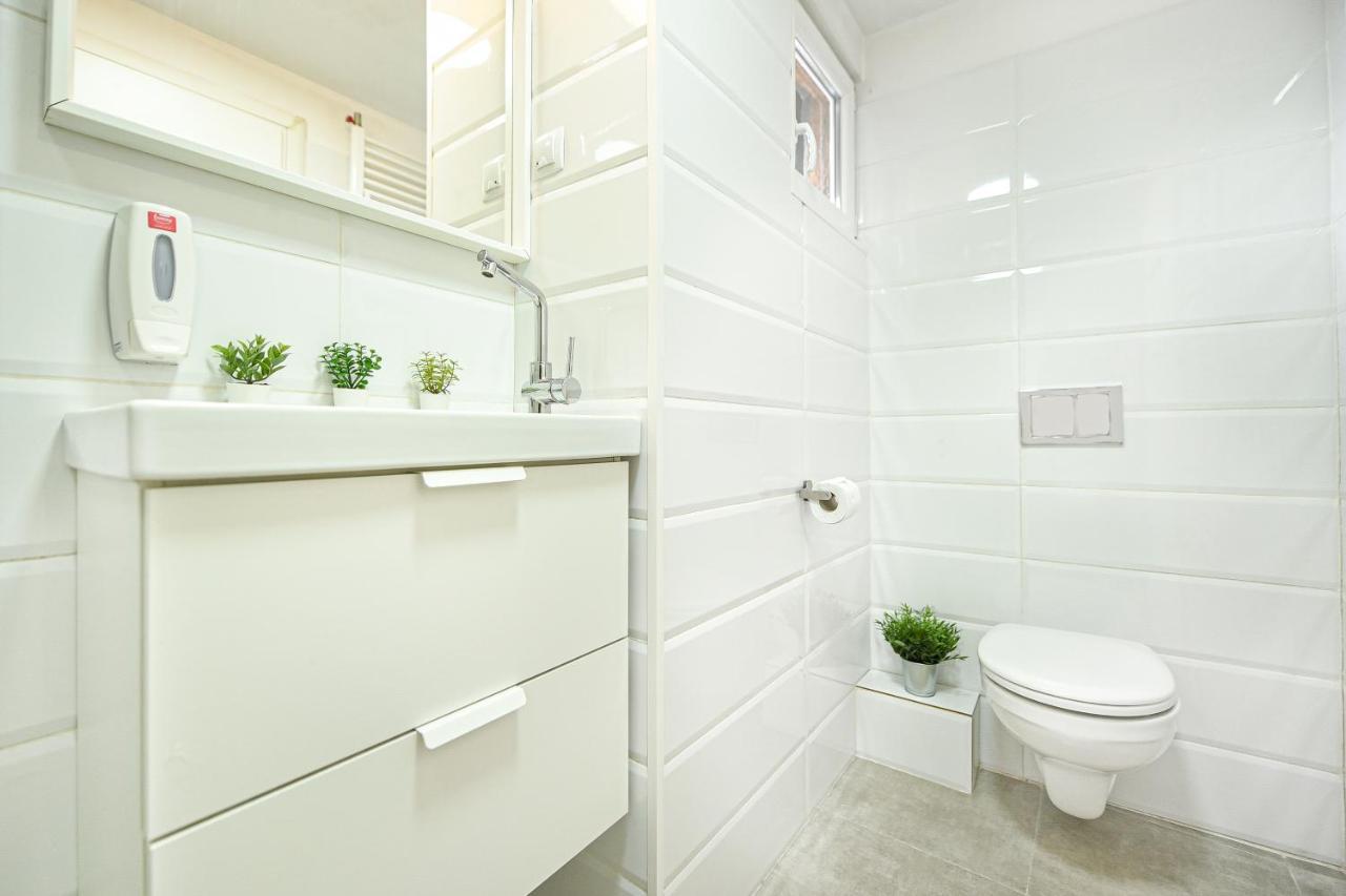 Spacious 1Br In The City Center - Amazing For Extended Stays ブカレスト エクステリア 写真