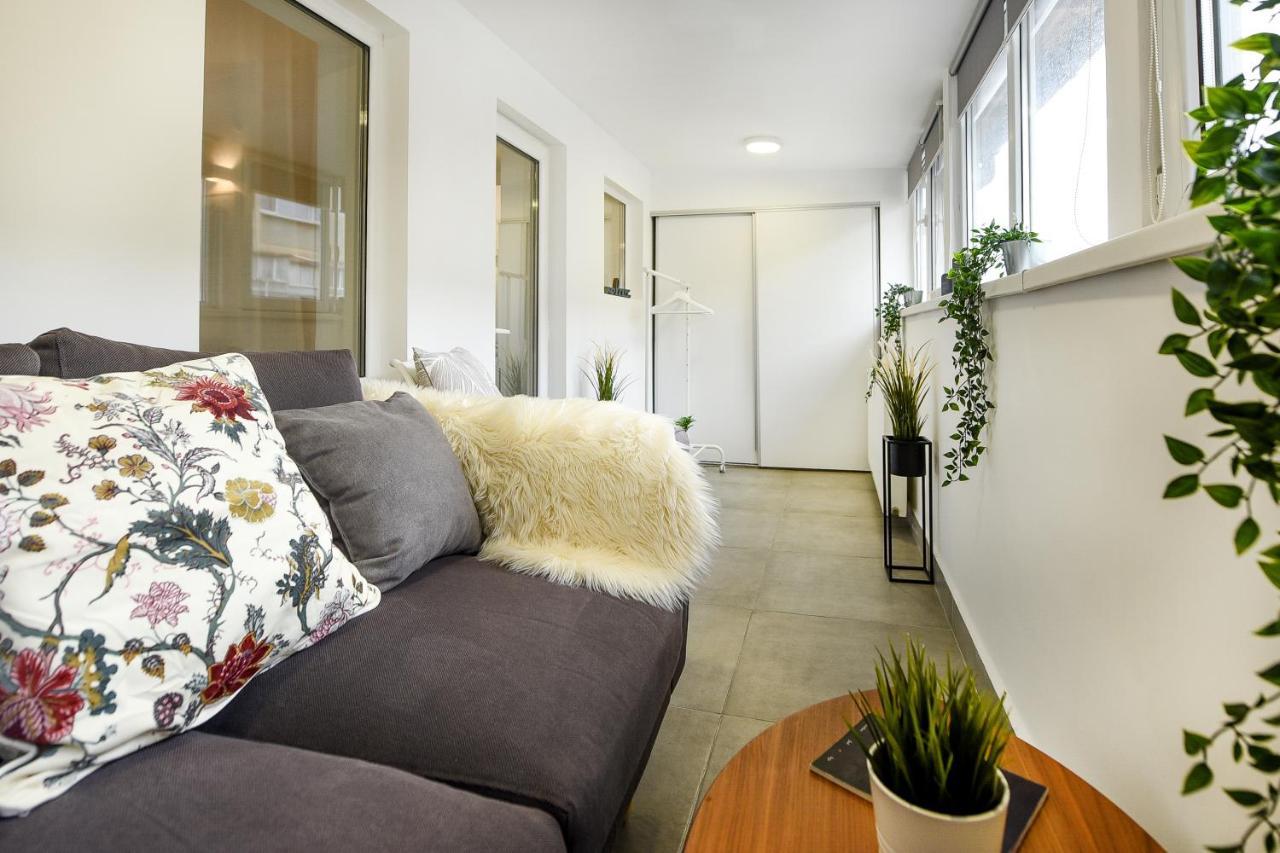 Spacious 1Br In The City Center - Amazing For Extended Stays ブカレスト エクステリア 写真