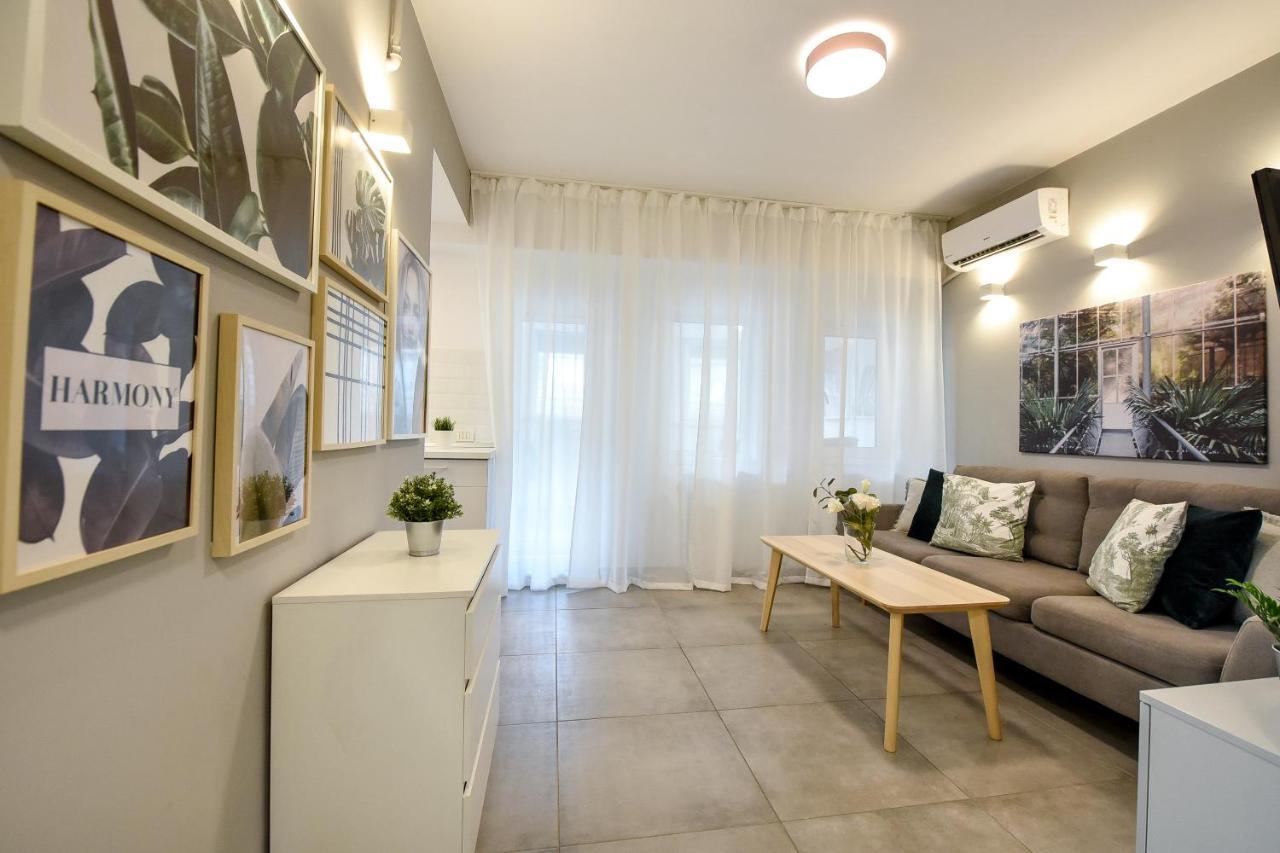 Spacious 1Br In The City Center - Amazing For Extended Stays ブカレスト エクステリア 写真