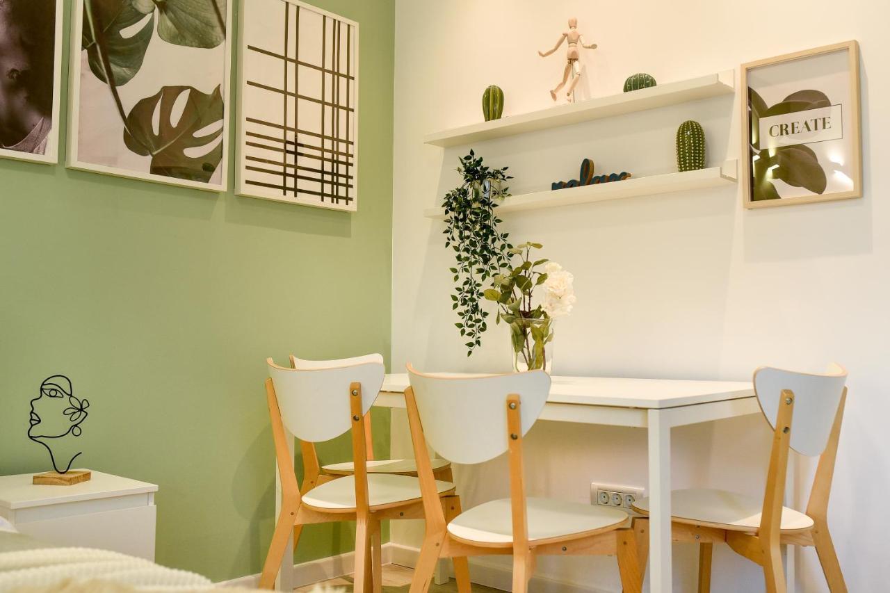 Spacious 1Br In The City Center - Amazing For Extended Stays ブカレスト エクステリア 写真