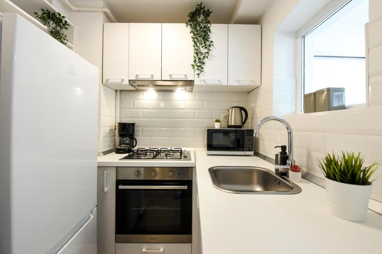 Spacious 1Br In The City Center - Amazing For Extended Stays ブカレスト エクステリア 写真